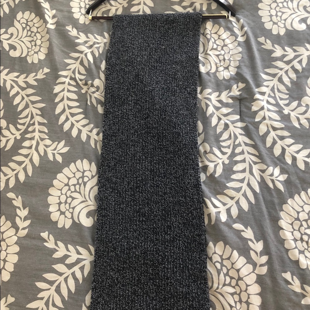 Everlane Soft Wool Scraf